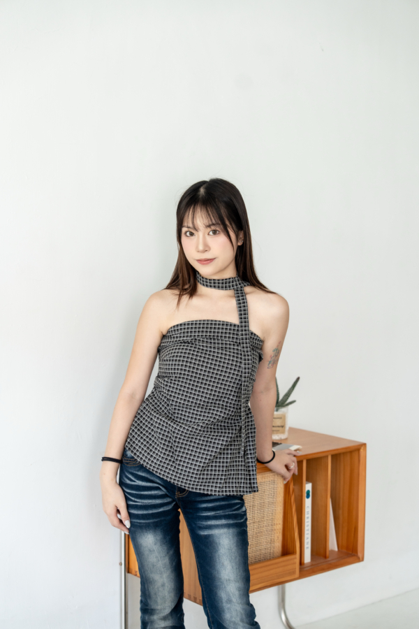 ＊ ｡.‎˖٭*繞脖格子平口抓皺上衣⸝⸝꙳