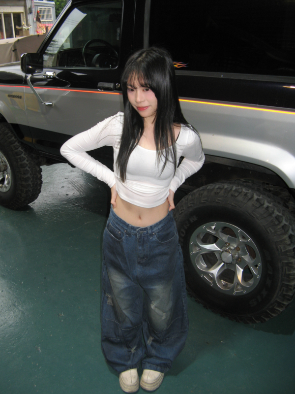 ✦.*寬版刷破水洗牛仔褲｡✧