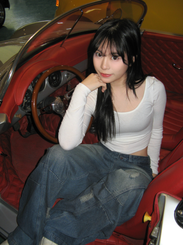 ✦.*寬版刷破水洗牛仔褲｡✧