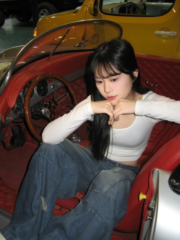 ✦.*寬版刷破水洗牛仔褲｡✧