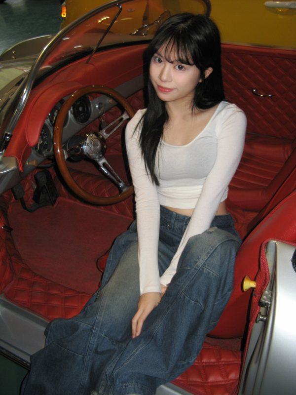 ✦.*寬版刷破水洗牛仔褲｡✧