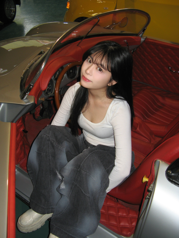 ✦.*寬版刷破水洗牛仔褲｡✧