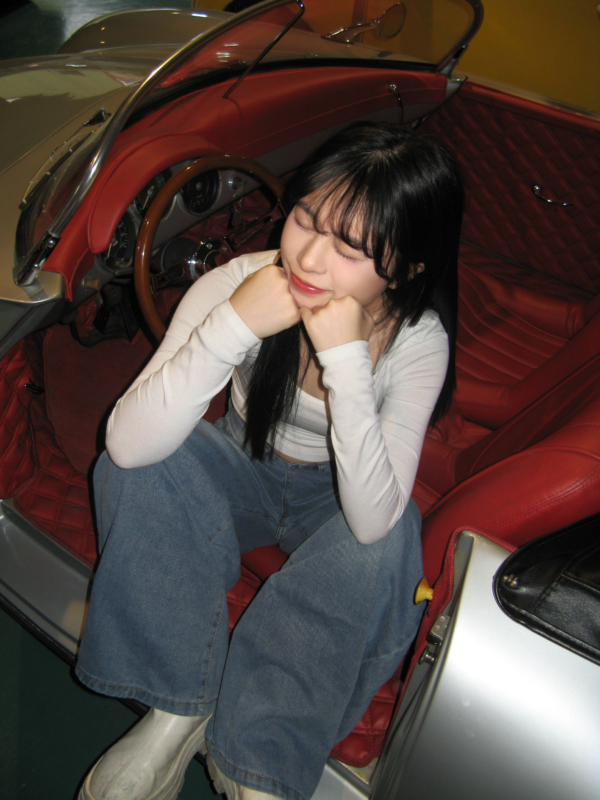 .‎˖٭*霧感寬版牛仔褲ೀ